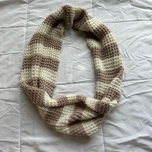Beige and white stripe scarf
